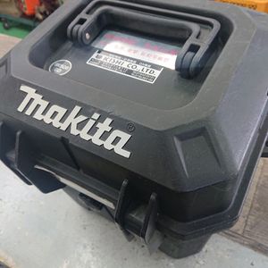 Makita マキタ SK506GD 屋内外兼用充電式レーザー墨出し器